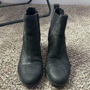 TOMS Black Everly Chelsea Boot- sz 9